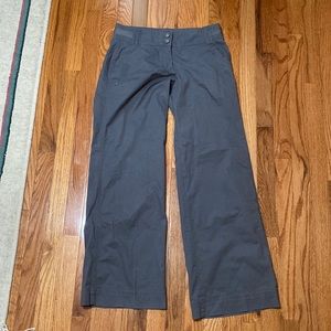 New York & Company Gray Trousers with Pockets. Size 4